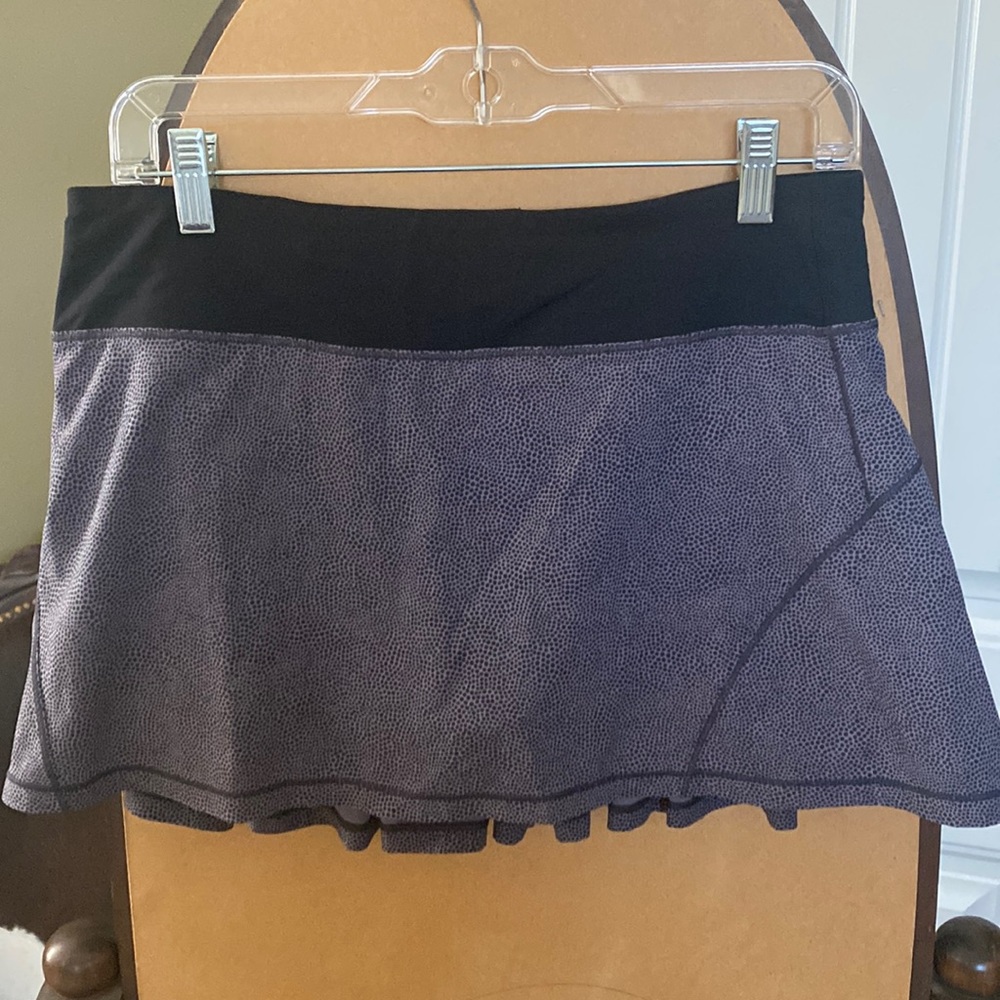 LULULEMON tennis skirt - size 8R